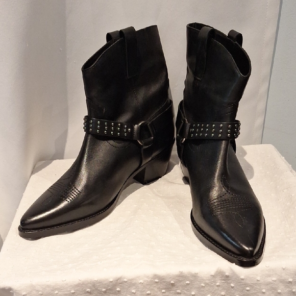 Vintage Foundry Co. MIA Black Leather Harness Studded Ankle Boots Size 9 - Picture 1 of 9